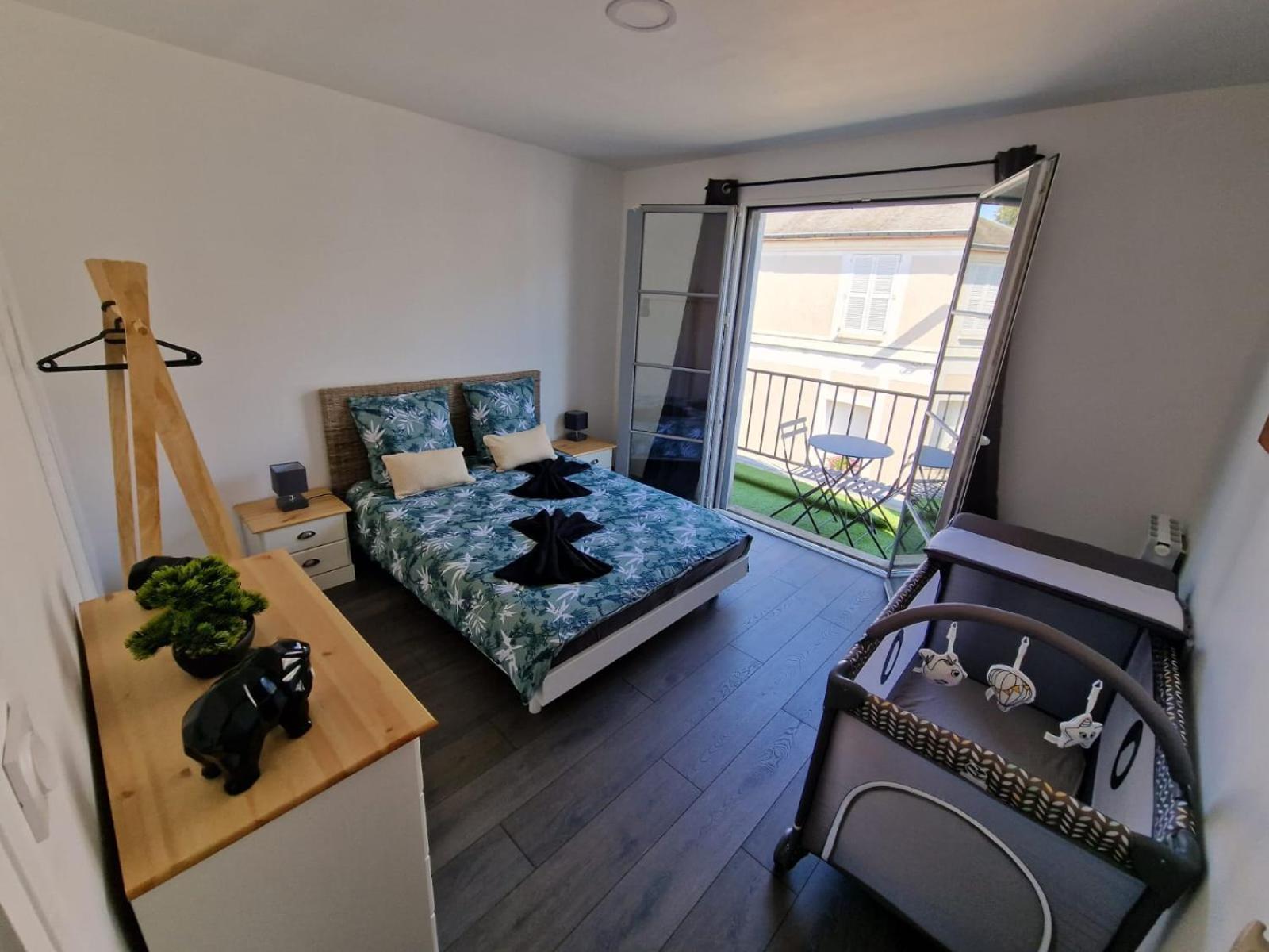 Appartement Hyper Centre Cosy Avec Balcon Châteaudun Kültér fotó